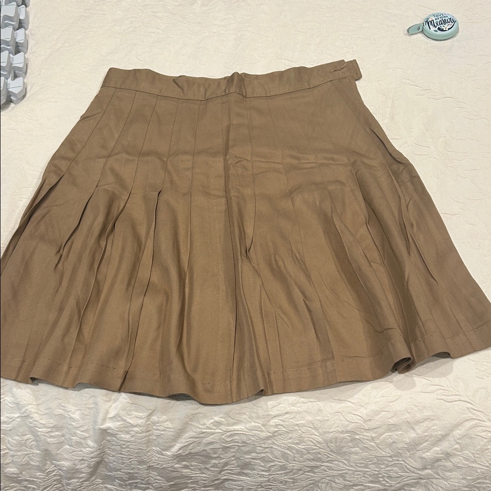 Chic Tan Pleated Mini Skirt